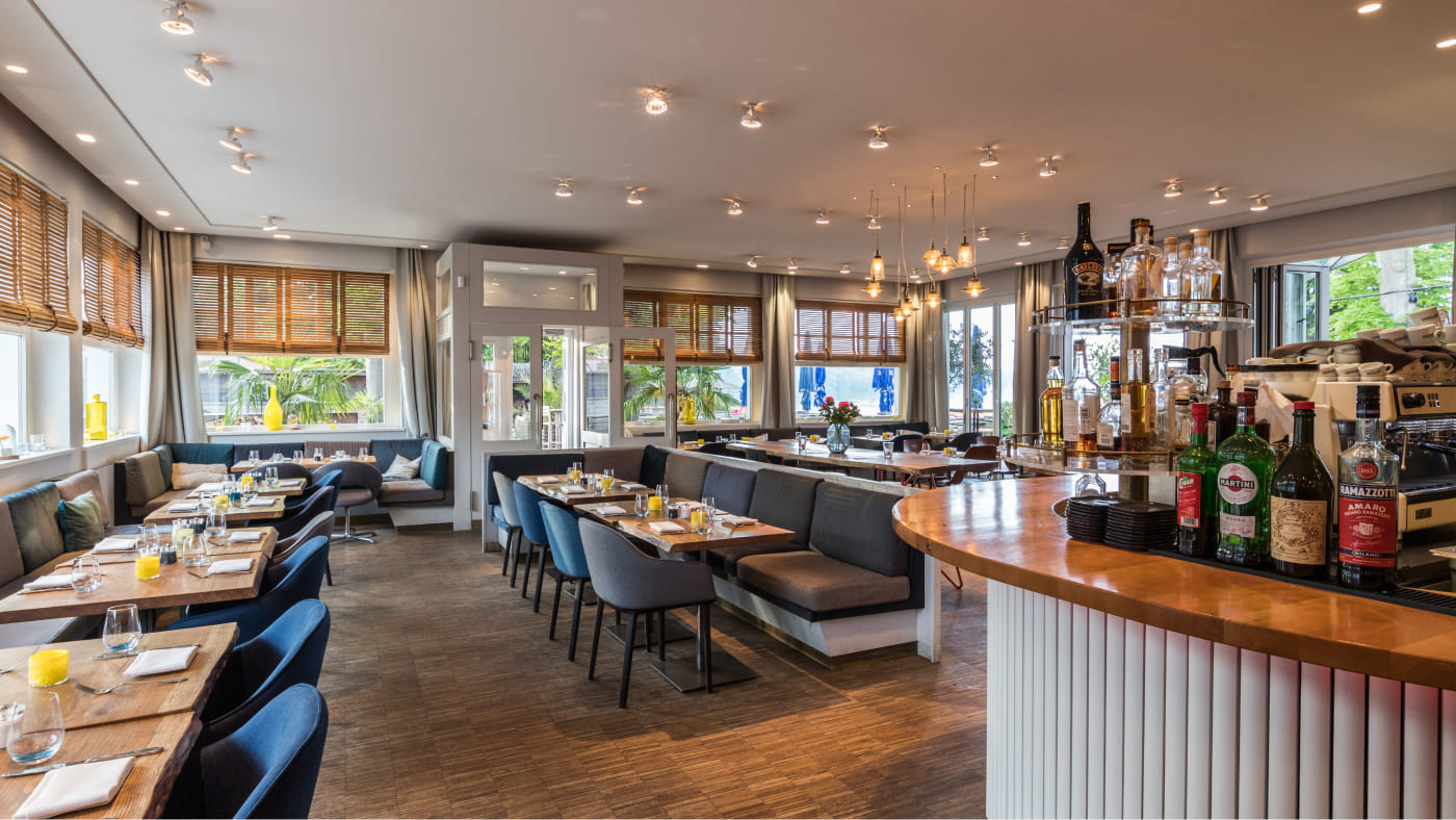 Restaurant Fischer Innenbereich Tische mit Stühlen